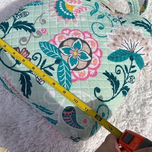 ˚₊‧꒰ა ☆ ໒꒱ ‧₊˚ Vera Bradley Iconic Small Vera Tote Bag in Mint Flowers (3A- DM) - Picture 10 of 11